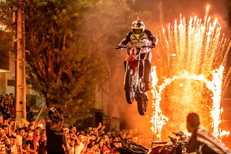 Porteirinha recebe show de manobras radicais comandado pela Equipe Força & Ação neste sábado (17).