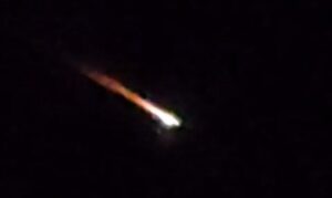 Liberdade 87 FM de Porteirinha-MG - Outra vez Objeto brilhante é avistado cruzando o céu de Porteirinha.