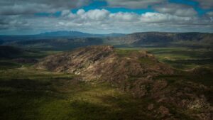 Rádio Liberdade 87,9 Fm de Porteirinha-Entre o minério e a água bastidores revelam como interesses minerários influenciam retrocessos ambientais no Norte de Minas